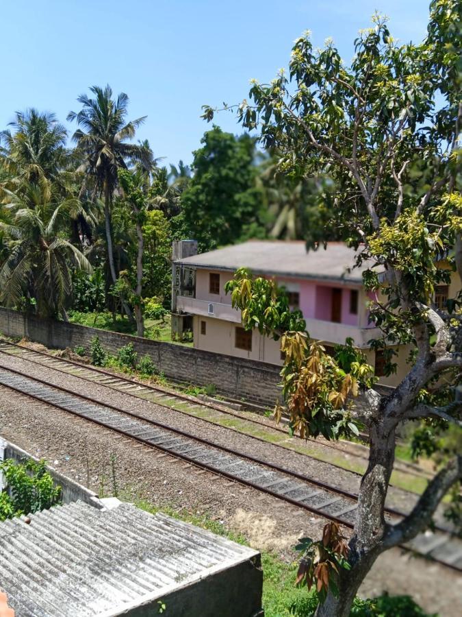 Silver Rail Galle Luaran gambar